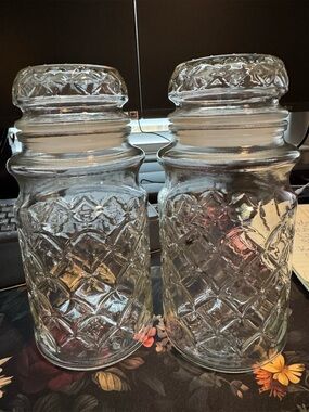 Vintage 1984 Planters‎ Mr Peanut Glass Jar Pair Diamond Cut Canister Set